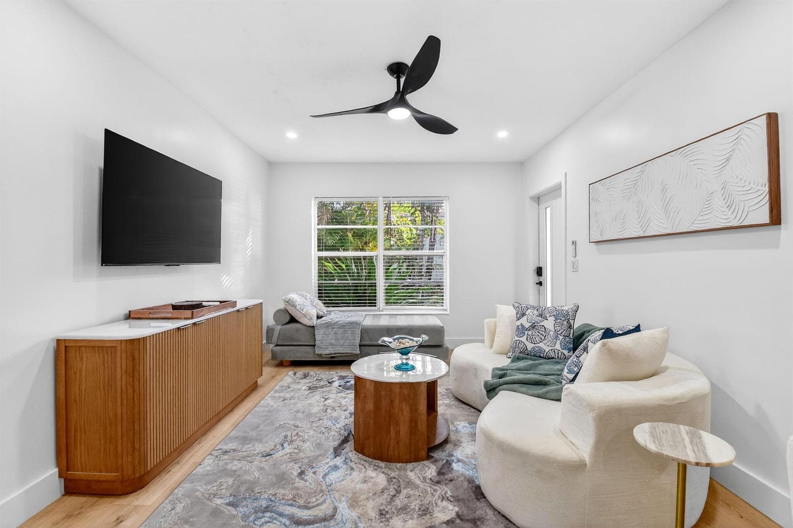 323 DE CARIE Street # 1, Delray Beach FL 33444 - Delray Beach, FL - Photo 1
