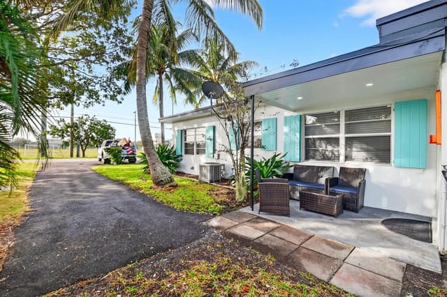 323 DE CARIE Street # 1, Delray Beach FL 33444 - Delray Beach, FL - Photo 4