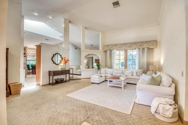 9260 Cypress Hollow Drive, Palm Beach Gardens FL 33418 - Palm Beach Gardens, FL - Photo 6