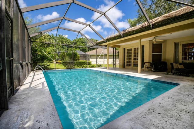 9260 Cypress Hollow Drive, Palm Beach Gardens FL 33418 - Palm Beach Gardens, FL - Photo 3