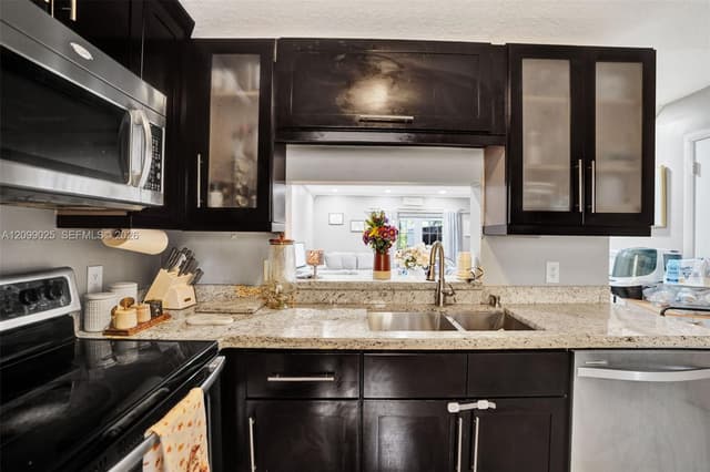7212 Woodmont Ave, Tamarac FL 33321 - Tamarac, FL - Photo 7