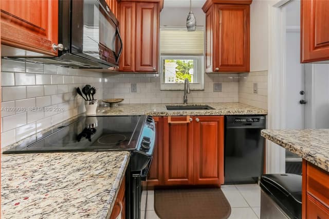 1550 N 12th Ct # 1A, Hollywood FL 33019 - Hollywood, FL - Photo 2