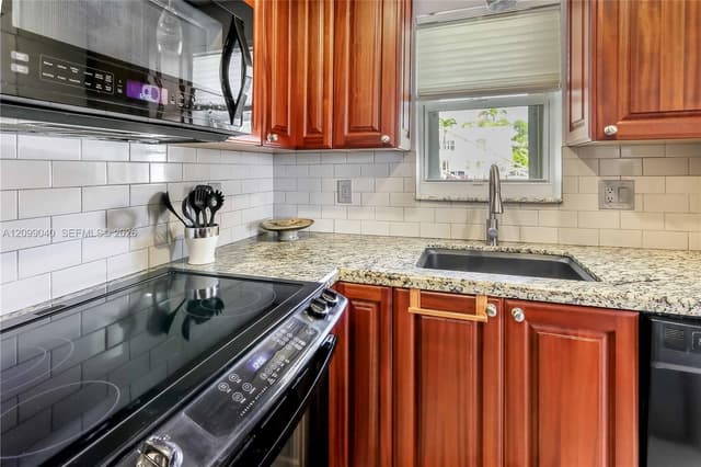 1550 N 12th Ct # 1A, Hollywood FL 33019 - Hollywood, FL - Photo 4
