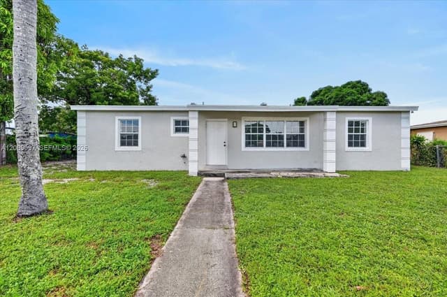 2885 NW 155th Ter, Miami Gardens FL 33054 - Miami Gardens, FL - Photo 2
