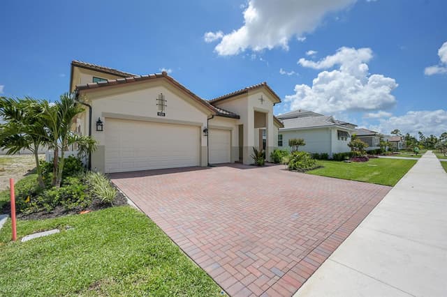 9528 St. Germain Drive, Palm Beach Gardens FL 33412 - Palm Beach Gardens, FL - Photo 2