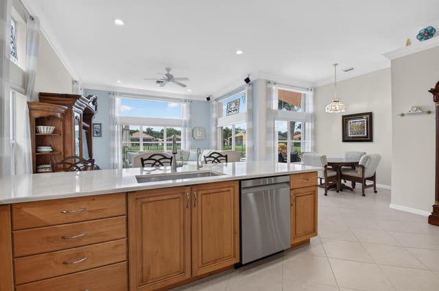 7403 Twin Falls Drive, Boynton Beach FL 33437 - Boynton Beach, FL - Photo 4