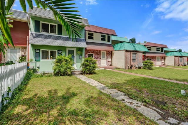 1719 NE 142nd St, North Miami FL 33181 - North Miami, FL - Photo 2