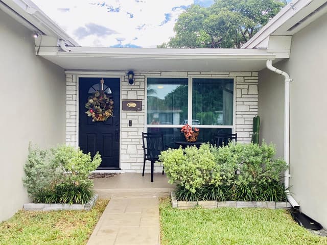 720 SW 69TH Avenue, Pembroke Pines FL 33023 - Pembroke Pines, FL - Photo 3