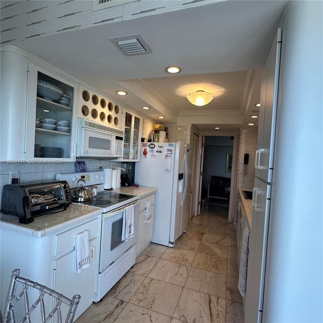 4000 Towerside Ter # 2107, Miami FL 33138 - Miami, FL - Photo 7