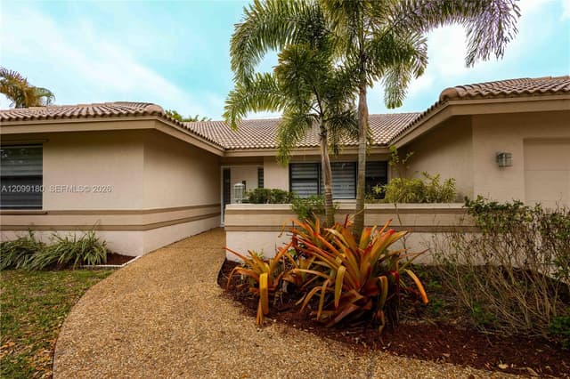 8248 NW 40th Ct, Coral Springs FL 33065 - Coral Springs, FL - Photo 2