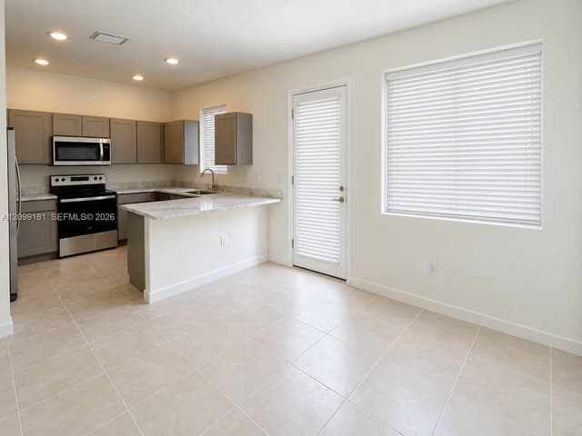1223 NW 208th Ter, Miami Gardens FL 33169 - Miami Gardens, FL - Photo 4
