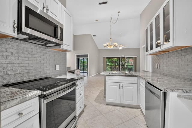 7864 LEXINGTON CLUB Boulevard # D, Delray Beach FL 33446 - Delray Beach, FL - Photo 2