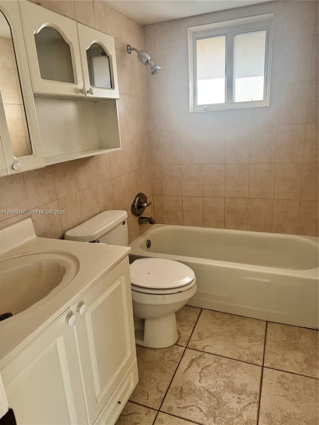 7910 Taft St # 309, Pembroke Pines FL 33024 - Pembroke Pines, FL - Photo 5