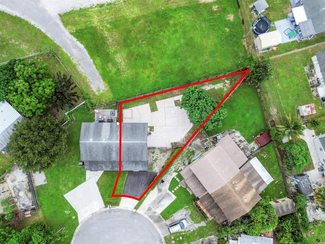 8600 Uranus Terrace, West Palm Beach FL 33403 - West Palm Beach, FL - Photo 2