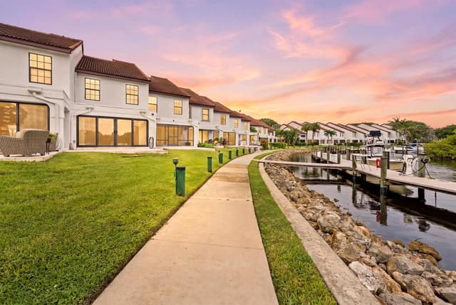 2280 Treasure Isle Drive # 85, Palm Beach Gardens FL 33410 - Palm Beach Gardens, FL - Photo 4