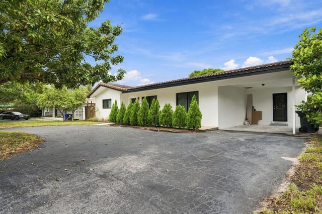 4741 NE 19TH Avenue, Fort Lauderdale FL 33308 - Fort Lauderdale, FL - Photo 2