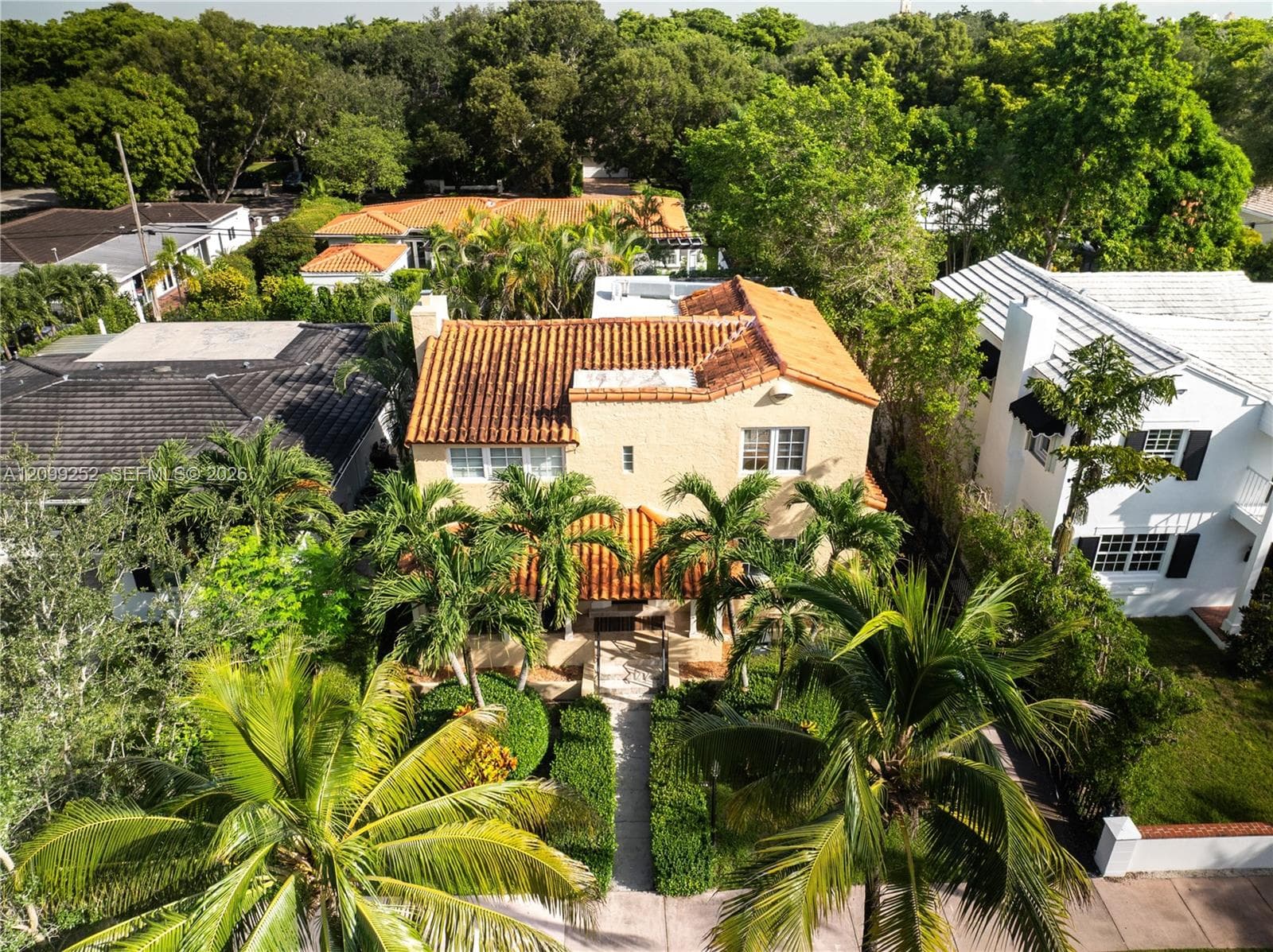 1461 Certosa Ave, Coral Gables FL 33146 - Coral Gables, FL - Photo 1