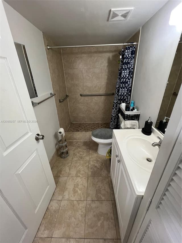 9686 Fontainebleau Blvd # 402, Miami FL 33172 - Miami, FL - Photo 6