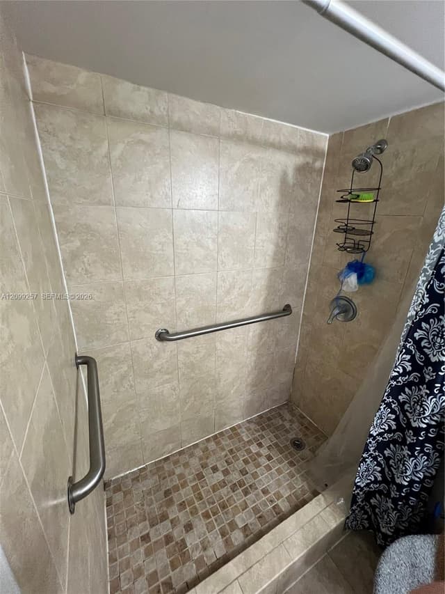 9686 Fontainebleau Blvd # 402, Miami FL 33172 - Miami, FL - Photo 7