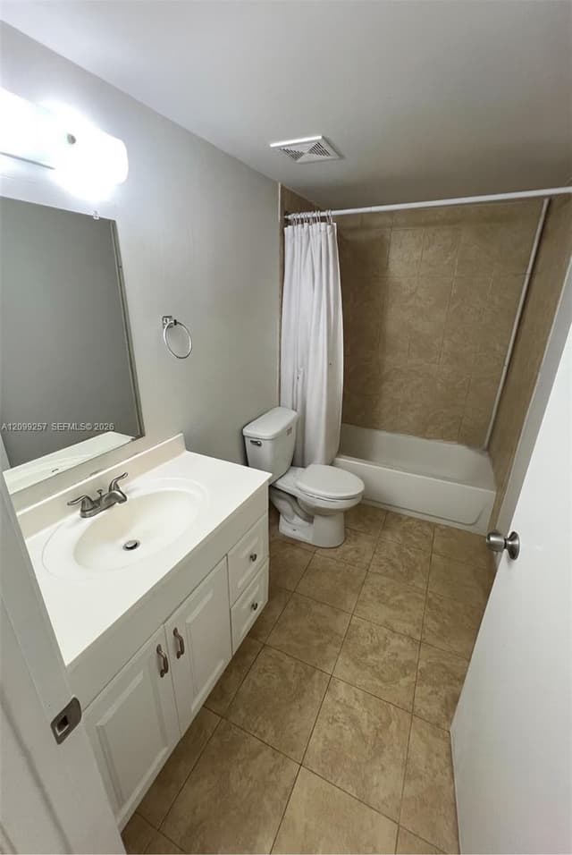9686 Fontainebleau Blvd # 402, Miami FL 33172 - Miami, FL - Photo 4