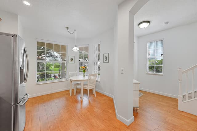 654 CASTLE Drive, Palm Beach Gardens FL 33410 - Palm Beach Gardens, FL - Photo 6