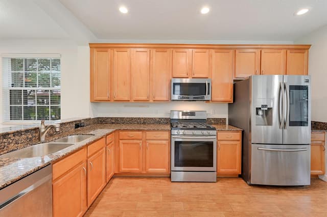 654 CASTLE Drive, Palm Beach Gardens FL 33410 - Palm Beach Gardens, FL - Photo 7
