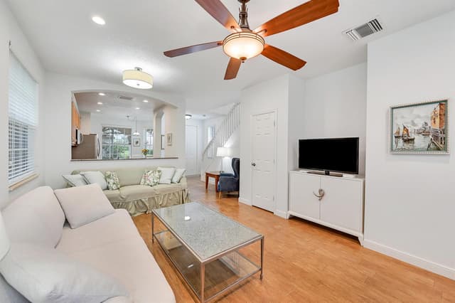 654 CASTLE Drive, Palm Beach Gardens FL 33410 - Palm Beach Gardens, FL - Photo 5