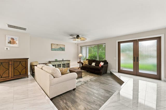 3590 Lakeview Drive, Delray Beach FL 33445 - Delray Beach, FL - Photo 3