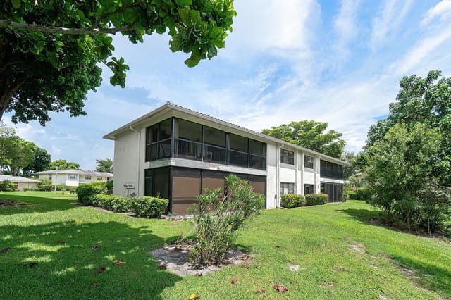 12 WESTGATE Lane # 12D, Boynton Beach FL 33436 - Boynton Beach, FL - Photo 4