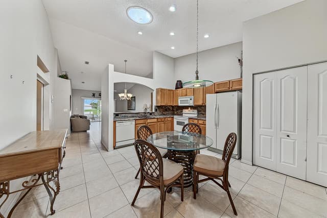 8464 LOGIA Circle, Boynton Beach FL 33472 - Boynton Beach, FL - Photo 6