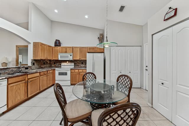 8464 LOGIA Circle, Boynton Beach FL 33472 - Boynton Beach, FL - Photo 5