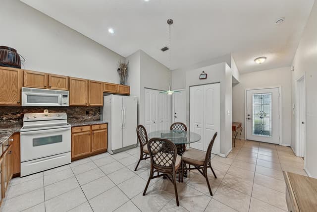 8464 LOGIA Circle, Boynton Beach FL 33472 - Boynton Beach, FL - Photo 4