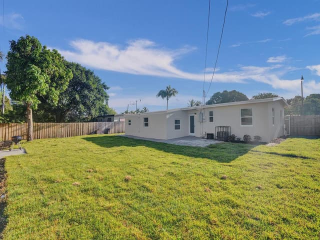 5231 NE 19TH Terrace, Pompano Beach FL 33064 - Pompano Beach, FL - Photo 5