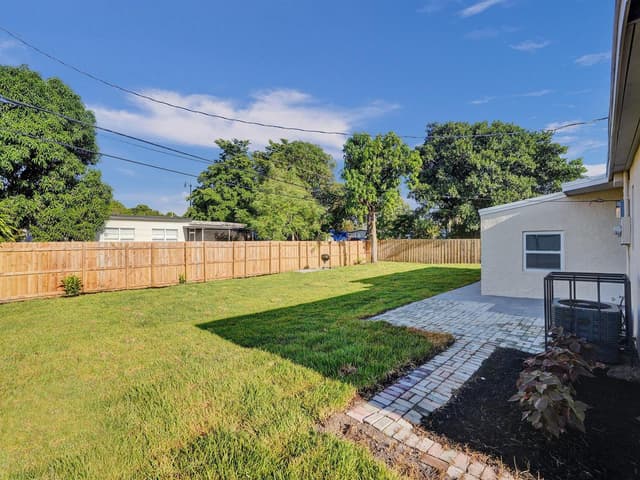 5231 NE 19TH Terrace, Pompano Beach FL 33064 - Pompano Beach, FL - Photo 4
