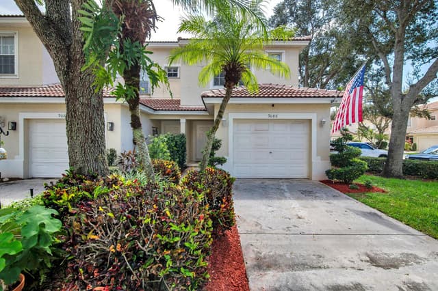9086 Tremezzo Lane, Boynton Beach FL 33472 - Boynton Beach, FL - Photo 2