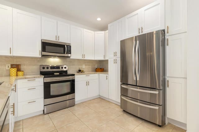 9086 Tremezzo Lane, Boynton Beach FL 33472 - Boynton Beach, FL - Photo 6