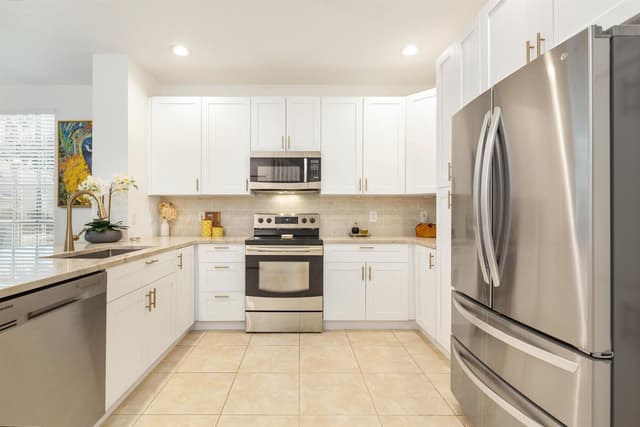 9086 Tremezzo Lane, Boynton Beach FL 33472 - Boynton Beach, FL - Photo 5