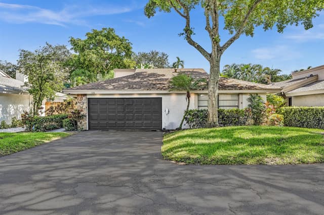 136 GREENS Road, Hollywood FL 33021 - Hollywood, FL - Photo 2