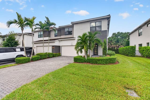 4355 Arcturus Lane, Lake Worth FL 33467 - Lake Worth, FL - Photo 2