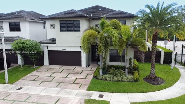 16001 NW 87th Ct, Miami Lakes FL 33018 - Miami Lakes, FL - Photo 3