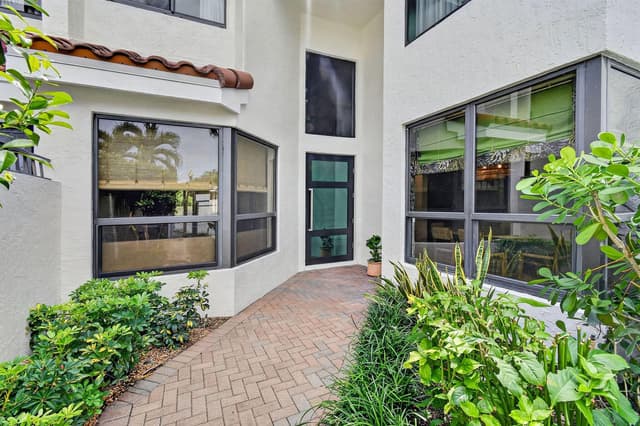 2025 La Porte Drive, Palm Beach Gardens FL 33410 - Palm Beach Gardens, FL - Photo 5