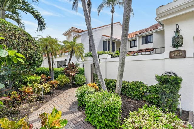2025 La Porte Drive, Palm Beach Gardens FL 33410 - Palm Beach Gardens, FL - Photo 4