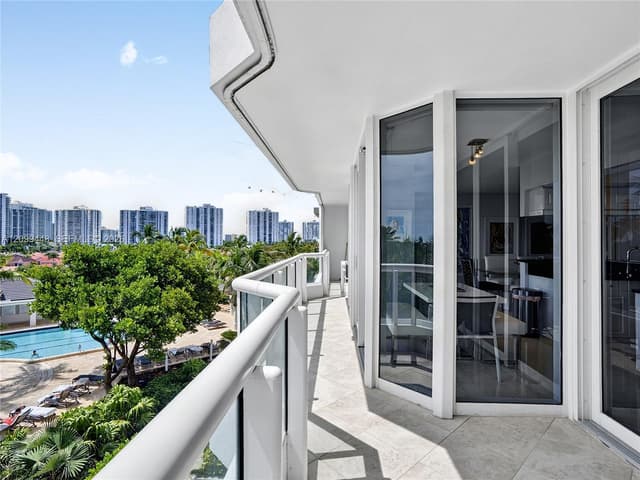 21055 Yacht Club Dr # 710, Aventura FL 33180 - Aventura, FL - Photo 2