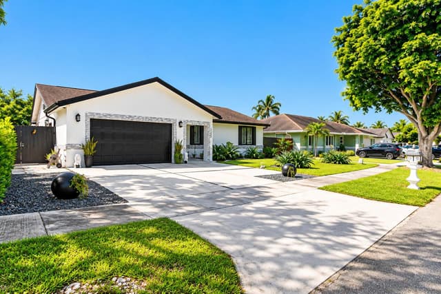16580 SW 299th Terrace, Homestead FL 33033 - Homestead, FL - Photo 2