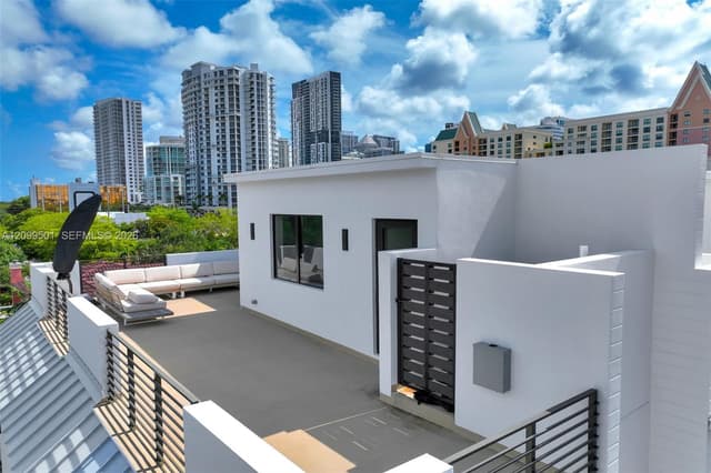 820 NE 2nd St, Fort Lauderdale FL 33301 - Fort Lauderdale, FL - Photo 7