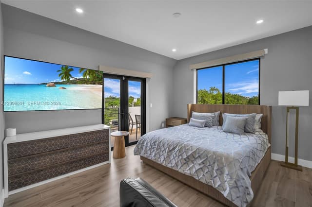 820 NE 2nd St, Fort Lauderdale FL 33301 - Fort Lauderdale, FL - Photo 3