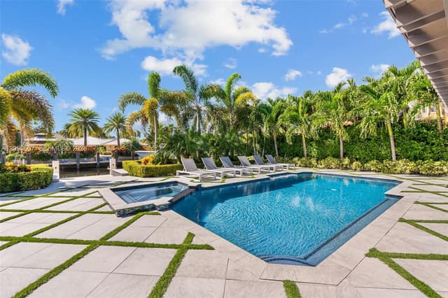2336 NE 27th St, Lighthouse Point FL 33064 - Lighthouse Point, FL - Photo 2