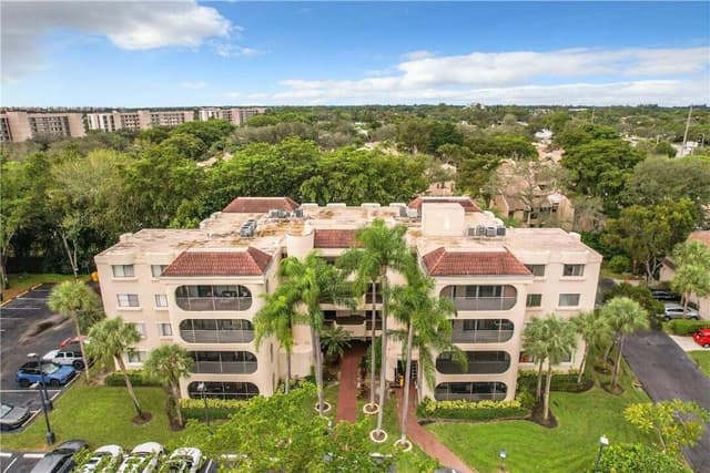 6342 LONGBOAT Lane W # 403, Boca Raton FL 33433 - Boca Raton, FL - Photo 2