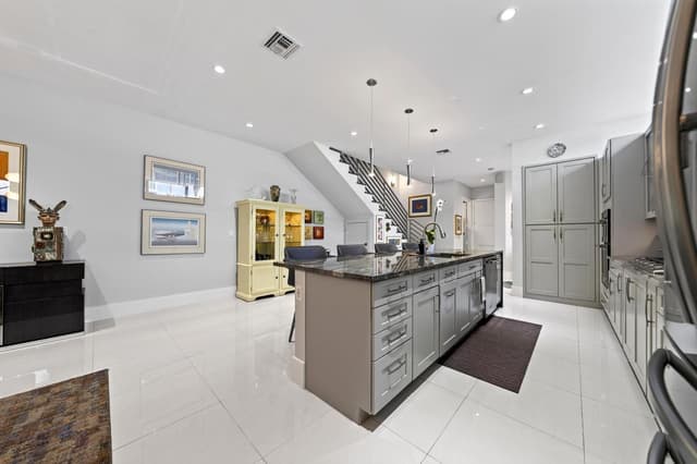 930 NE 16th Avenue, Fort Lauderdale FL 33304 - Fort Lauderdale, FL - Photo 7