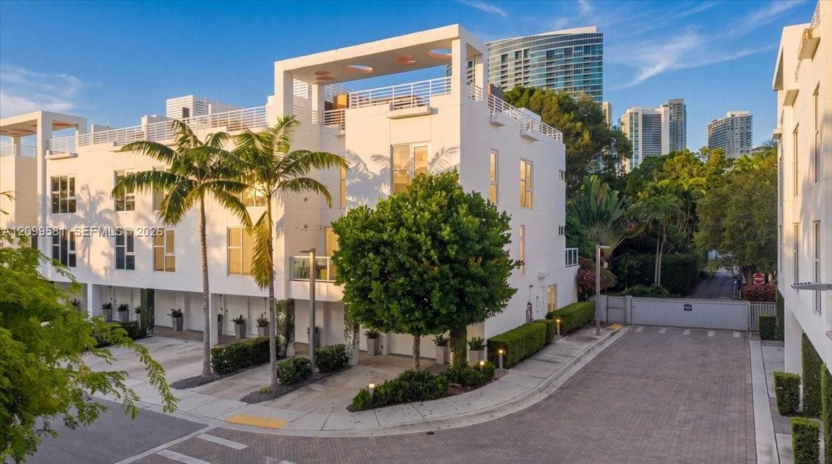 455 NE 39th St # 202, Miami FL 33137 - Miami, FL - Photo 1